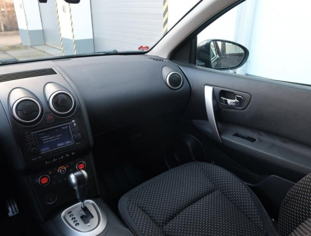 Nissan Qashqai  2.0 