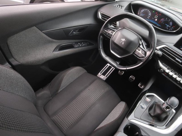 Peugeot 5008  1.6 BlueHDi 