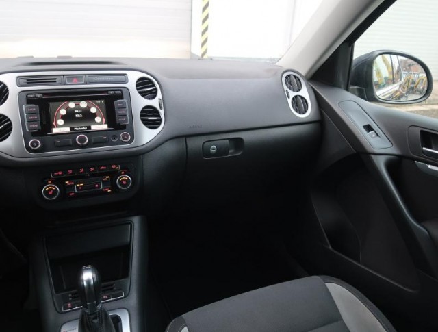 Volkswagen Tiguan  2.0 TSI 