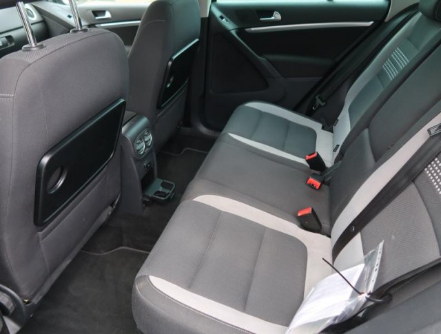 Volkswagen Tiguan  2.0 TSI 