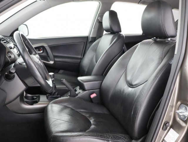 Toyota RAV 4  2.2 D-4D 