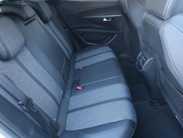 Peugeot 3008  1.2 PureTech Allure Pack