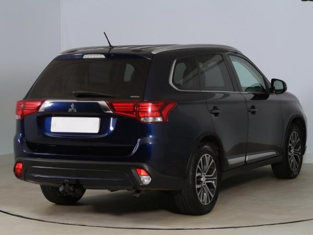 Mitsubishi Outlander  2.2 DI-D 