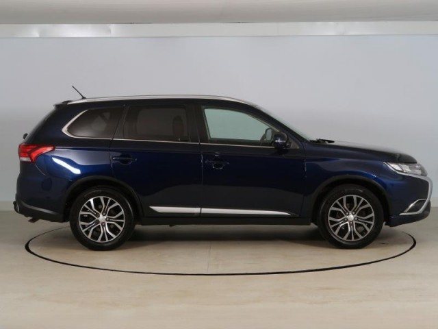 Mitsubishi Outlander  2.2 DI-D 