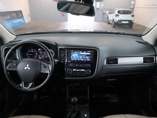Mitsubishi Outlander  2.2 DI-D 
