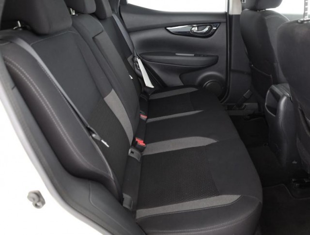 Nissan Qashqai  1.3 DIG-T 