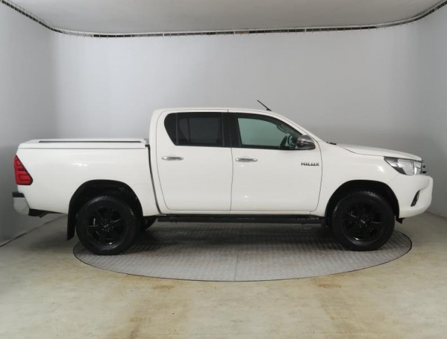 Toyota Hilux  2.4 D-4D 