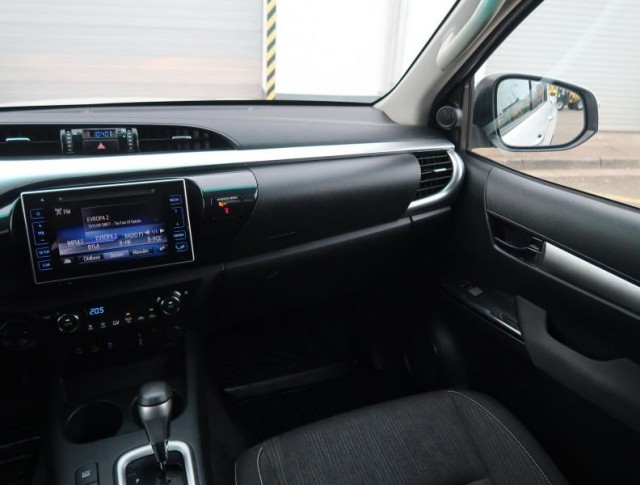 Toyota Hilux  2.4 D-4D 