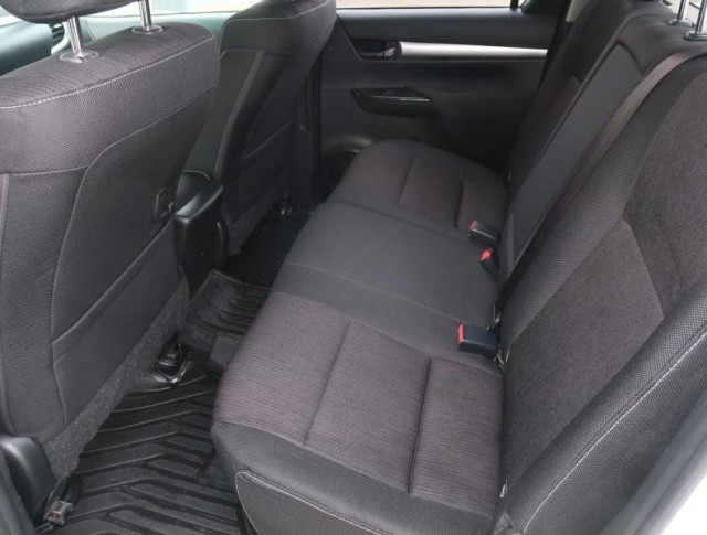 Toyota Hilux  2.4 D-4D 