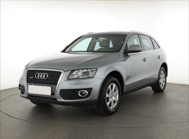 Audi Q5  2.0 TDI S line