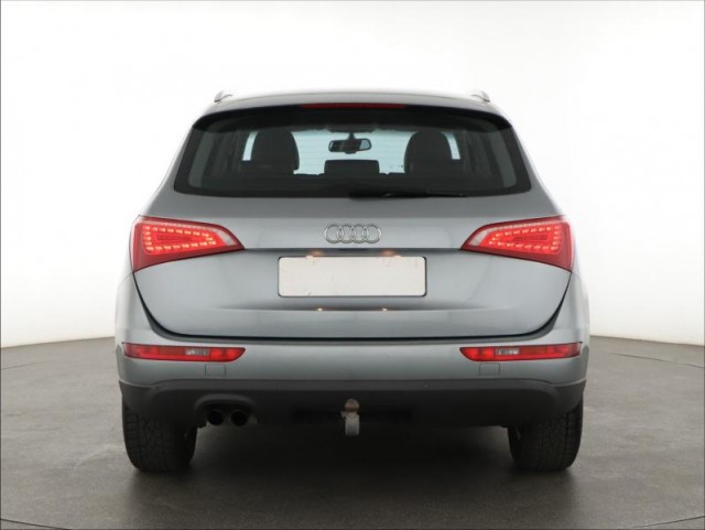 Audi Q5  2.0 TDI S line