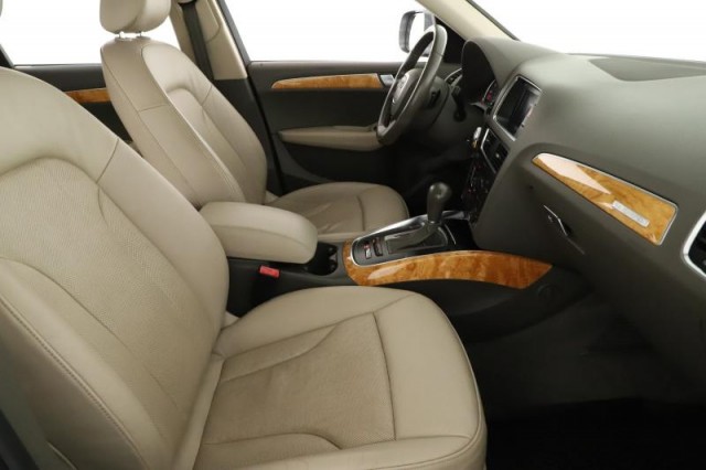 Audi Q5  2.0 TDI S line