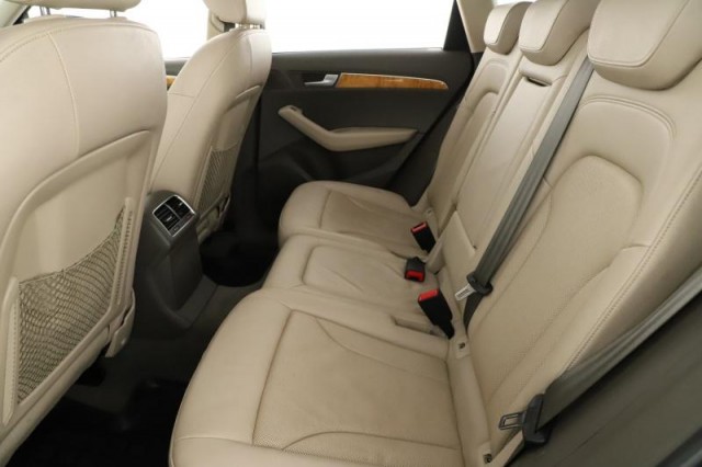 Audi Q5  2.0 TDI S line