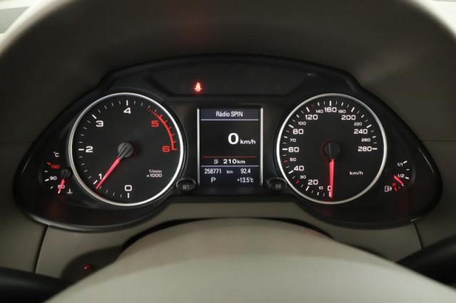 Audi Q5  2.0 TDI S line