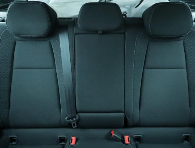 Škoda Karoq  1.5 TSI Fresh