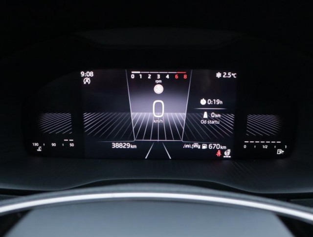 Škoda Karoq  1.5 TSI Fresh