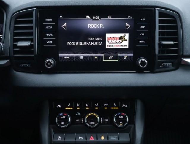 Škoda Karoq  1.5 TSI Fresh