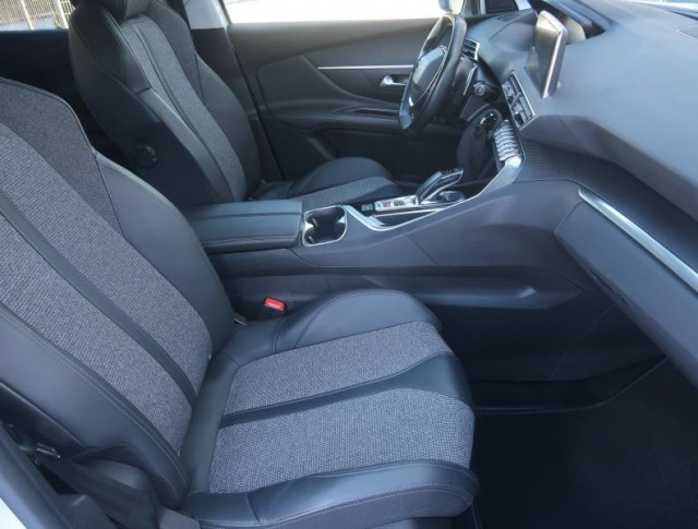 Peugeot 3008  1.2 PureTech Allure Pack