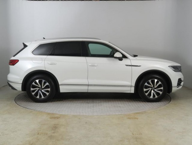 Volkswagen Touareg  3.0 TDI 