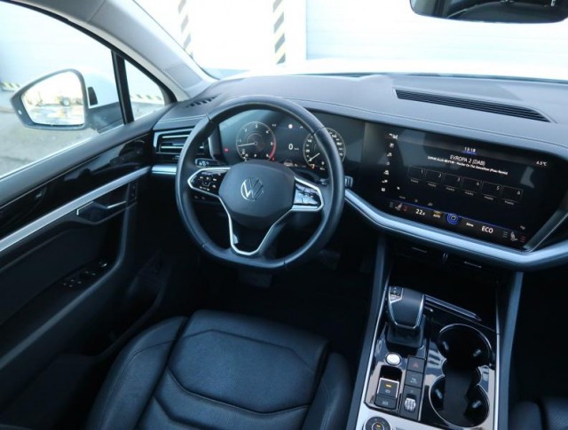 Volkswagen Touareg  3.0 TDI 