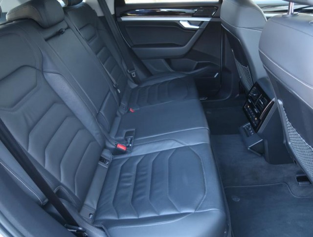 Volkswagen Touareg  3.0 TDI 