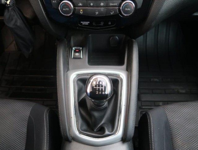 Nissan Qashqai  1.2 DIG-T 