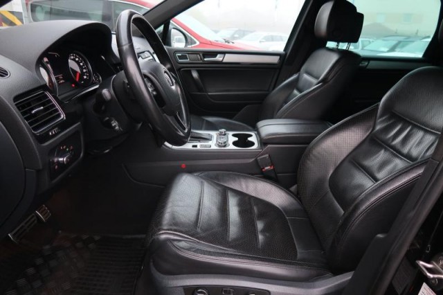 Volkswagen Touareg  3.0 TDI 