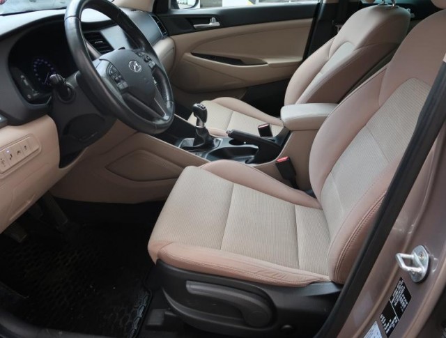 Hyundai Tucson  2.0 CRDi 