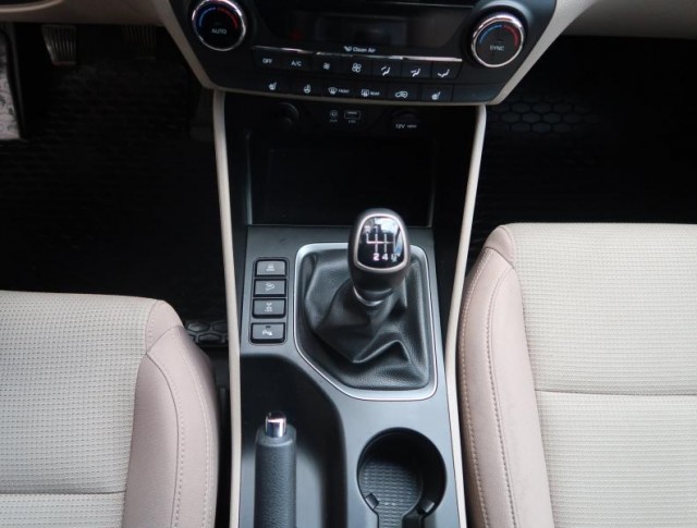 Hyundai Tucson  2.0 CRDi 