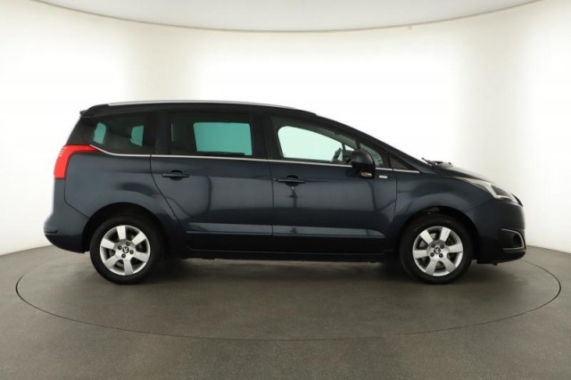 Peugeot 5008  1.6 HDi 