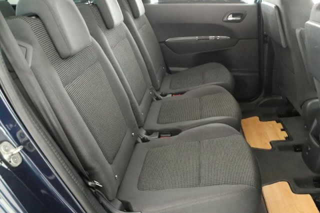 Peugeot 5008  1.6 HDi 