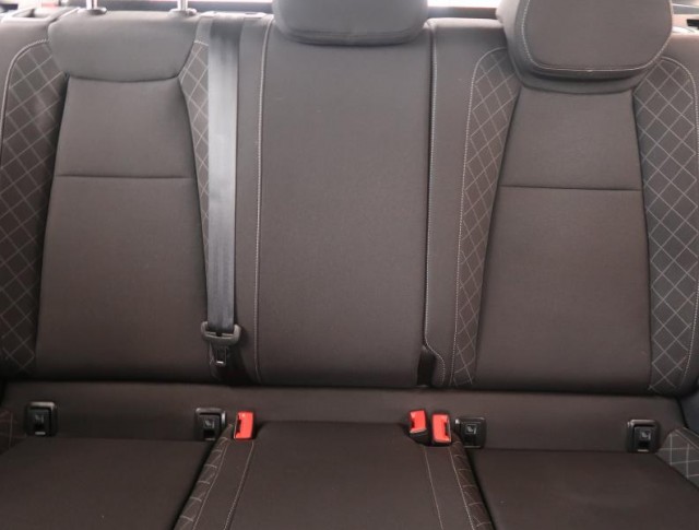 Škoda Karoq  1.5 TSI Ambition