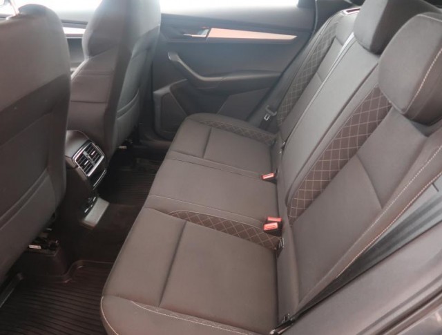 Škoda Karoq  1.5 TSI Ambition