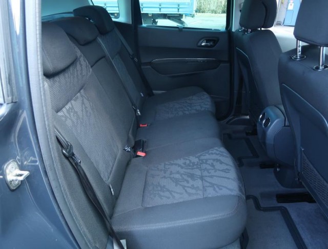 Peugeot 3008  1.6 VTi 