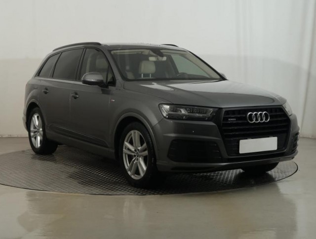 Audi Q7  3.0 TDI 