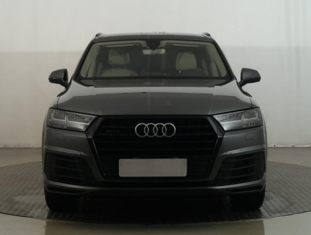 Audi Q7  3.0 TDI 