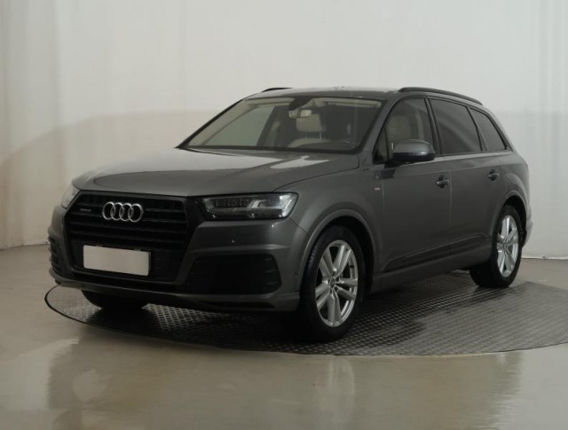 Audi Q7  3.0 TDI 