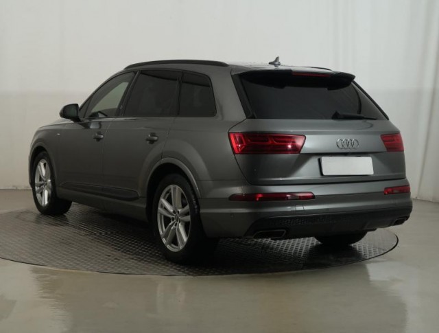 Audi Q7  3.0 TDI 
