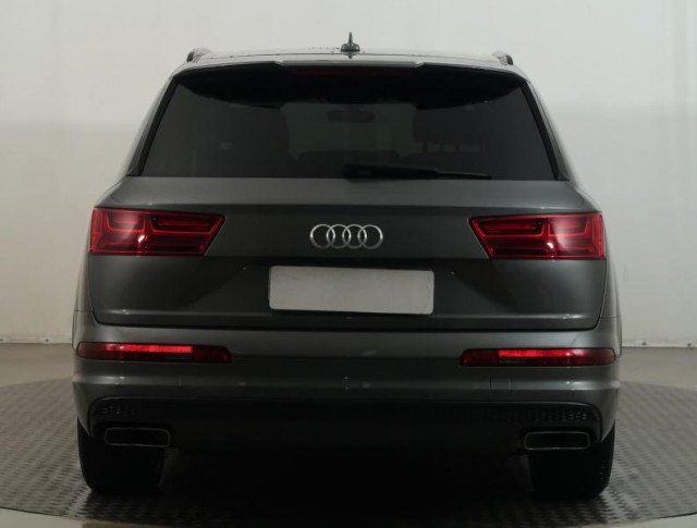 Audi Q7  3.0 TDI 