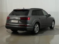 Audi Q7  3.0 TDI 