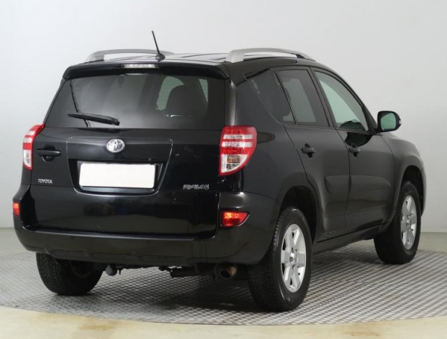Toyota RAV 4  2.0 VVT-i 