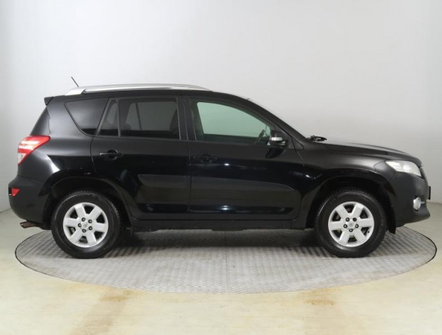 Toyota RAV 4  2.0 VVT-i 