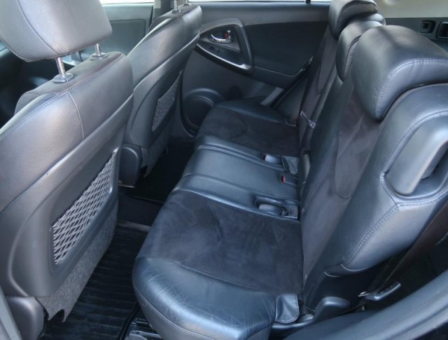 Toyota RAV 4  2.0 VVT-i 