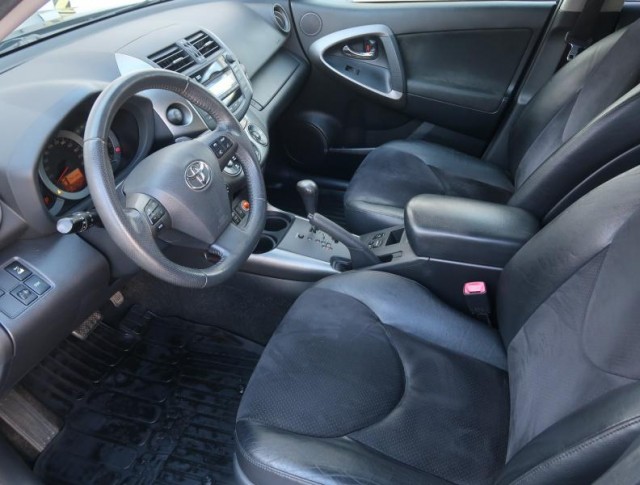 Toyota RAV 4  2.0 VVT-i 