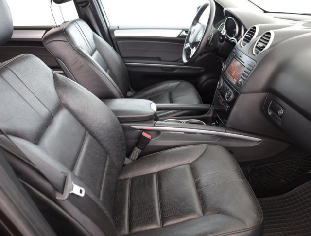 Mercedes-Benz ML  ML 300 CDI 