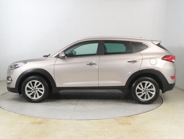 Hyundai Tucson  2.0 CRDi 