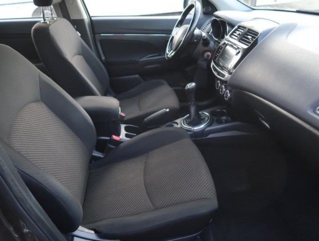 Mitsubishi ASX  1.6 MIVEC 