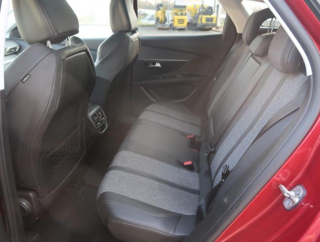 Peugeot 3008  2.0 BlueHDi 