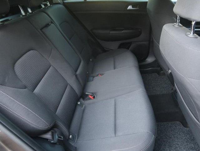 Kia Sportage  2.0 CRDi 