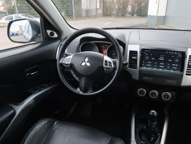 Mitsubishi Outlander  2.2 DI-D 